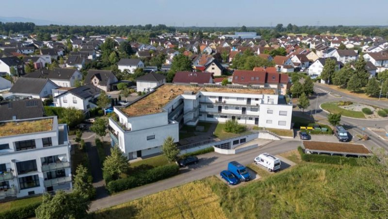 Steinmauern Barrierefrei: Neuwertige Wohnung mit 2 Terrassen und Feldblick Wohnung kaufen