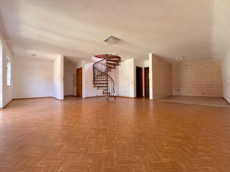 Gernsbach Raum für Neues: 3-Zimmer Maisonettewohnung im Zentrum Wohnung kaufen