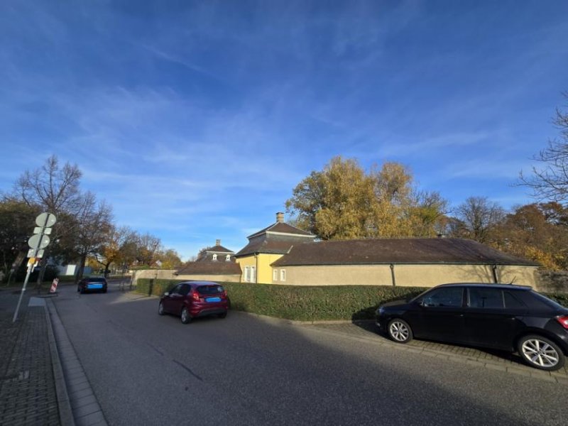 Bruchsal Charmantes Reihenmittelhaus mit 160 m² Wohnfläche in Bruchsal am Schlosspark Haus kaufen