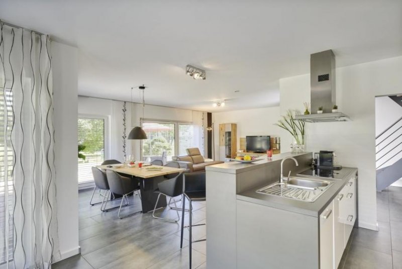 Bruchsal Haus mit Einliegerwohnung in fantastischer Lage in Helmsheim mit Fernblick Haus kaufen