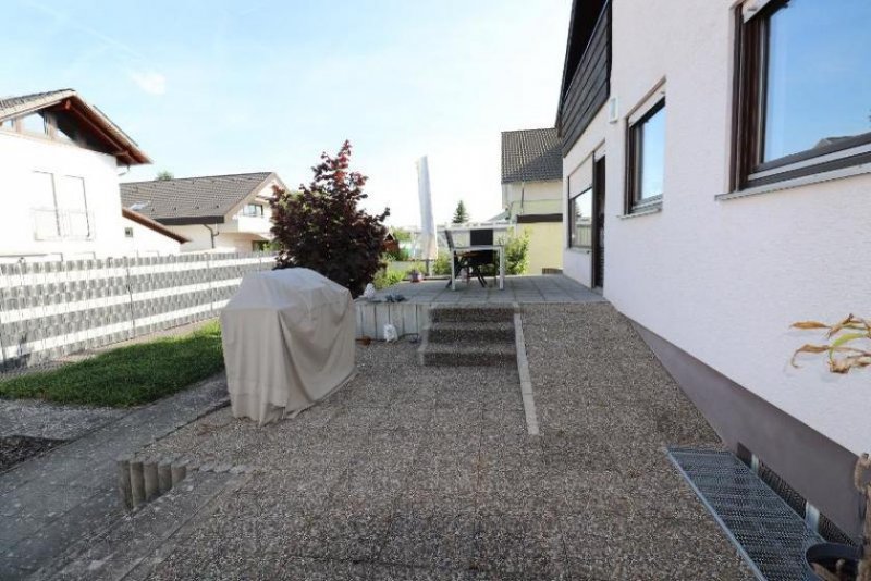 Graben-Neudorf Großzügiges Zweifamilienhaus auf 594 m² Grundstück Haus kaufen