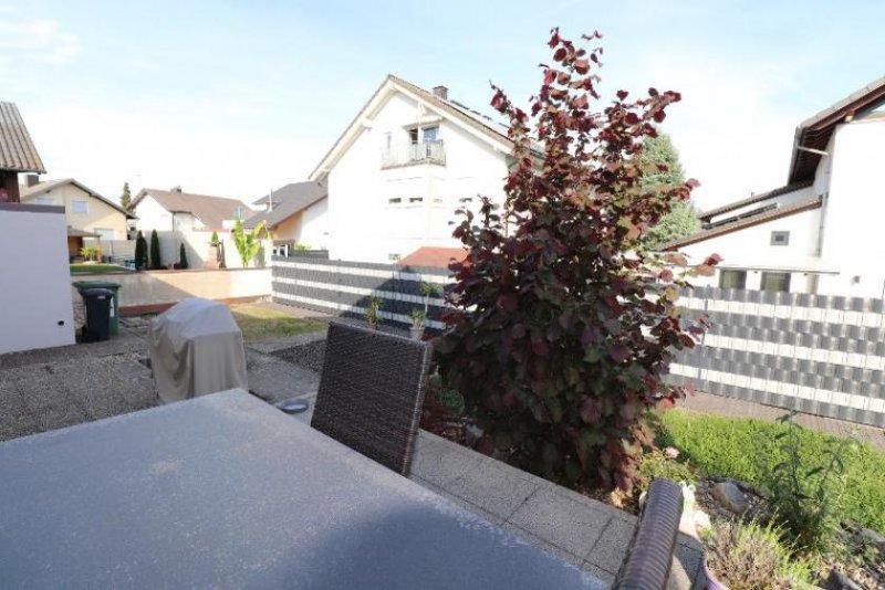Graben-Neudorf Großzügiges Zweifamilienhaus auf 594 m² Grundstück Haus kaufen