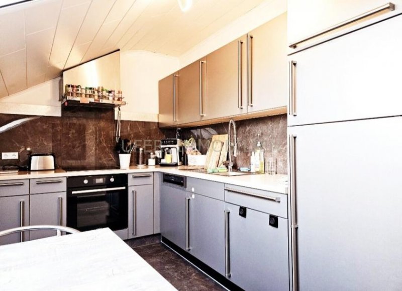 Jockgrim Vollklimatisierte, lichtdurchflutete 3 Zimmer Dachgeschosswohnung im Zweifamilienhaus Wohnung kaufen