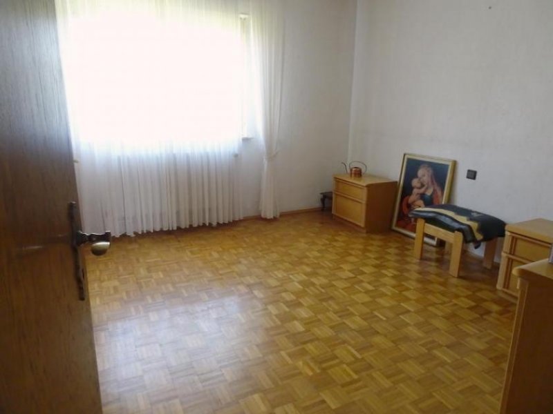 Rülzheim ObjNr:18697 - Gepflegtes, großes 2 Familienhaus in Rülzheim Haus kaufen