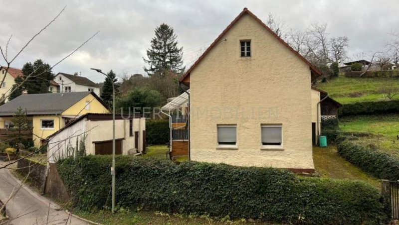 Gossersweiler-Stein Freistehendes Einfamilienhaus mit großem Garten in ruhiger Waldrandlage - sanierungsbedürftig Haus kaufen
