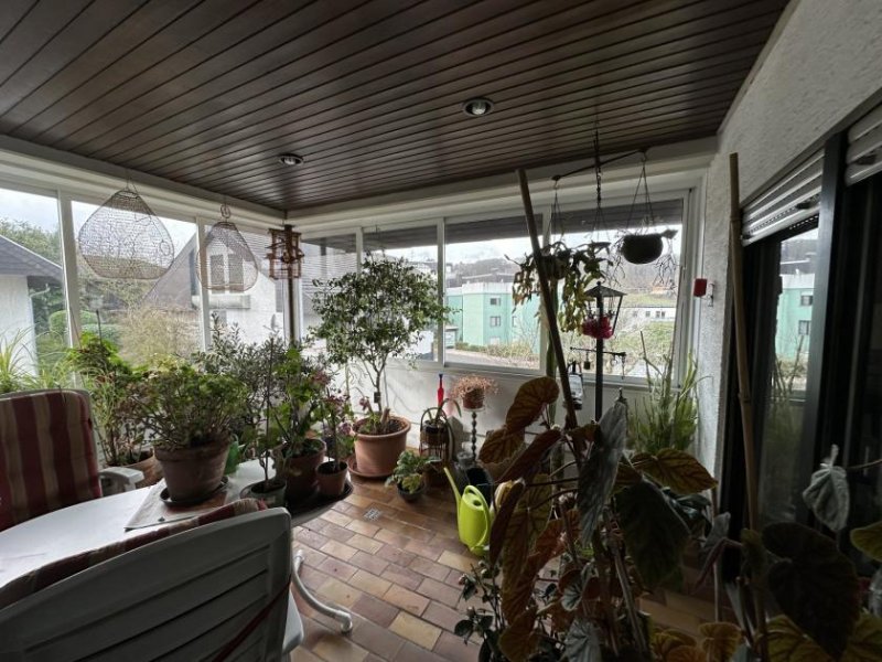 Bad Bergzabern Wohnhaus-neueste Heiztechnik: Wärmepumpe, Fotovoltaik u. Wallbox-mit Einliegerwohnung, Wintergarten, 2 Garagen-in begehrter