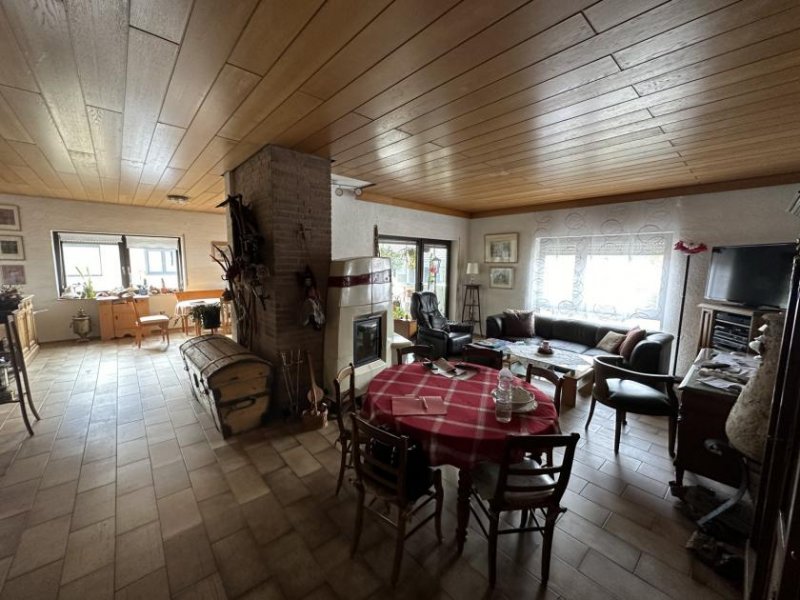Bad Bergzabern Wohnhaus-neueste Heiztechnik: Wärmepumpe, Fotovoltaik u. Wallbox-mit Einliegerwohnung, Wintergarten, 2 Garagen-in begehrter