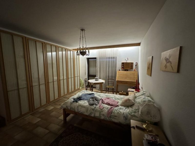 Bad Bergzabern Wohnhaus-neueste Heiztechnik: Wärmepumpe, Fotovoltaik u. Wallbox-mit Einliegerwohnung, Wintergarten, 2 Garagen-in begehrter