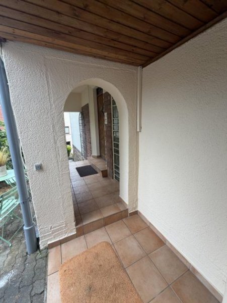 Busenberg Wohnhaus mit 2 abgeschlossenen Wohnungen, sonnigem Garten und 2 Garagen Haus kaufen