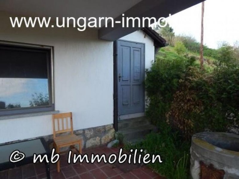 Bár Teilrenoviertes Ferienhaus im Weinberg von Bár mit Blick über die Donau - Auen Haus kaufen