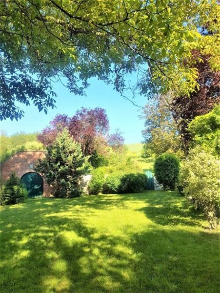 Feked Landhaus mit großzügiger Gartenanlage Haus kaufen