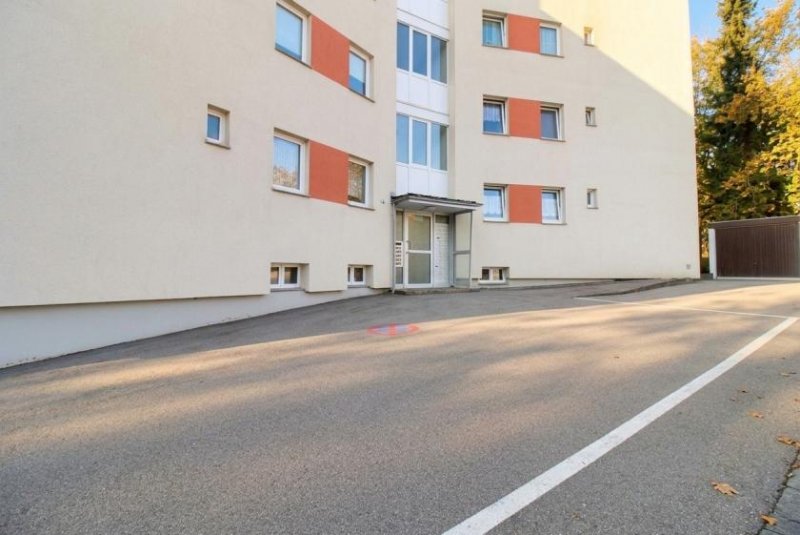 Villingen-Schwenningen Leerstehend & sofort verfügbar – 2-Zimmer-Wohnung mit Balkon und Garage in Villingen Wohnung kaufen