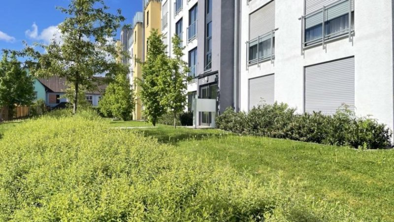 Villingen-Schwenningen Traumhafte Erdgeschosswohnung mit Garten und Pool Wohnung kaufen