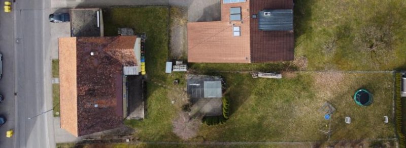 Dauchingen Geräumiges 4 - Familienhaus mit Entwicklungspotenzial und Zwei Garagen in Dauchingen Haus kaufen