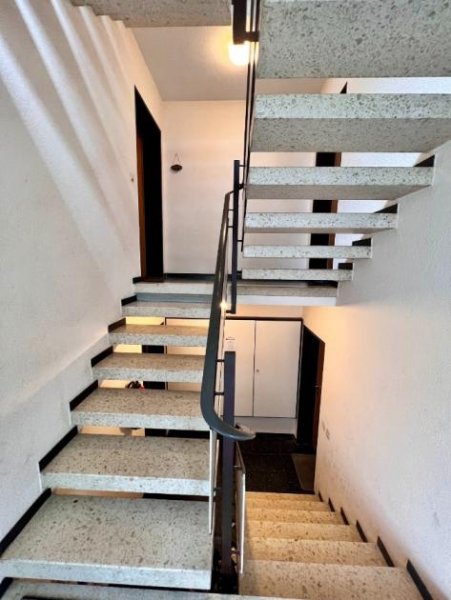 Singen (Hohentwiel) Mehrfamilienhaus mit 9 Wohneinheiten in Singen zu verkaufen Gewerbe kaufen