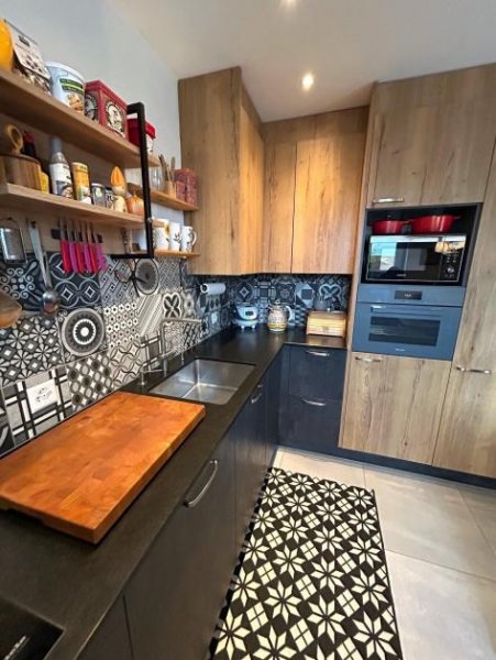 Büsingen am Hochrhein **1A ausgestattetes EFH von 2021 mit Aufzug, Vollkeller, Garage, Carport...** Haus kaufen