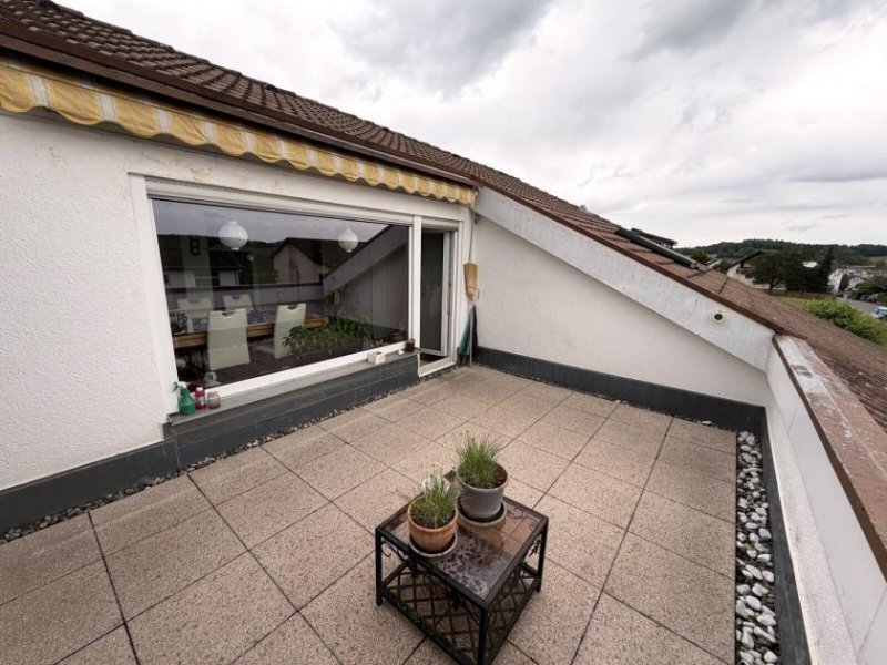 Büsingen am Hochrhein ETAGENWOHNUNG mit 2 Bädern, 2 Balkonen, 1 Terrasse, Keller, Stellplatz... Wohnung kaufen