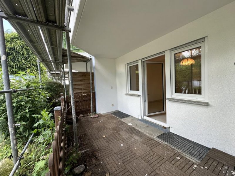 Radolfzell am Bodensee Leerstehende gepflegte 2-Zimmer-Hochparterrewohnung mit Terrasse, EBK und Außenstellplatz Wohnung kaufen