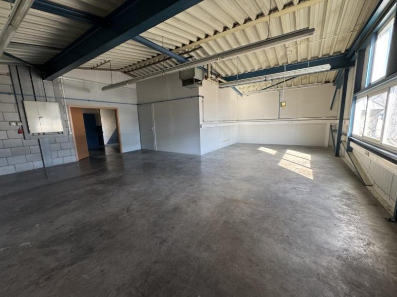 Tuttlingen PROVISIONSFREI - 1.100 m² Powerfläche – Produktionshalle in gefragtem Gewerbegebiet in Tuttlingen Gewerbe kaufen