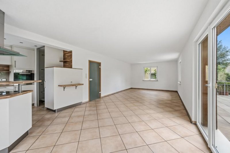 Tuttlingen PROVISIONSFREI- Großzügiges Haus in schöner Ortsrandlage - DG-Wohnung solide vermietet Haus kaufen