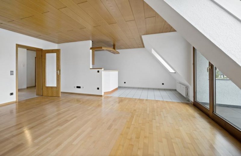 Tuttlingen PROVISIONSFREI - Helle 5-Zimmer-Wohnung mit Balkon, im Herzen der Stadt Wohnung kaufen