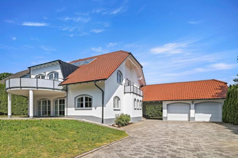 Neuhausen ob Eck PROVISIONSFREI- Außergewöhnlich wohnen: Großzügiges Einfamilienhaus mit architektonischem Charme Haus kaufen