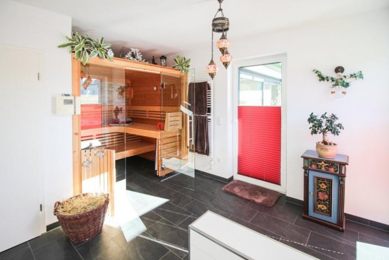 Eschbronn Exklusiver Bungalow mit Schwimmteich, Besichtigung lohnt sich Haus kaufen