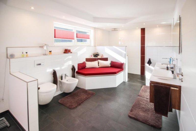 Eschbronn Exklusiver Bungalow mit Schwimmteich, Preis VB, Besichtigung lohnt sich Haus kaufen