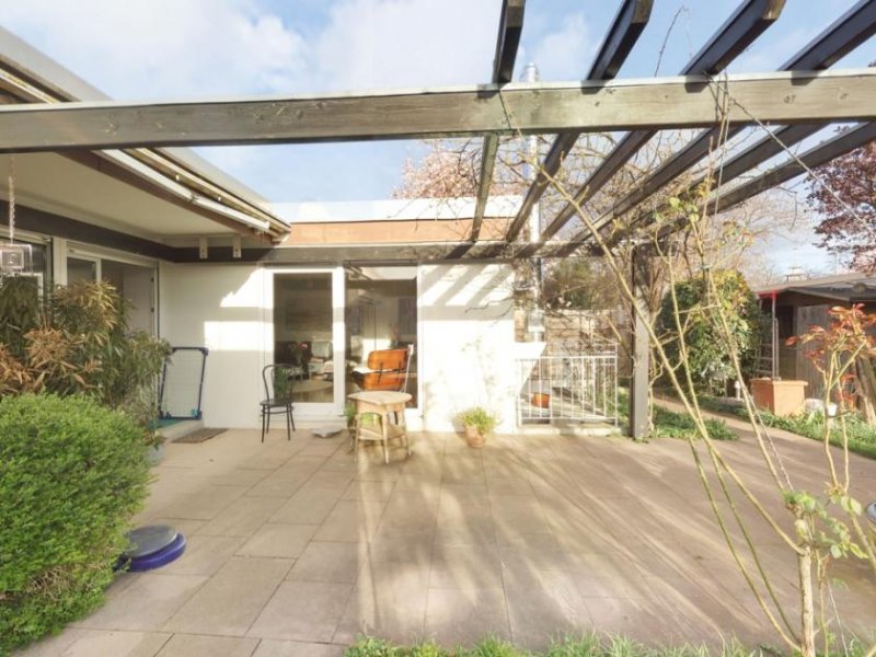 Freiburg im Breisgau Großzügiger Reihenbungalow mit Garten Haus kaufen