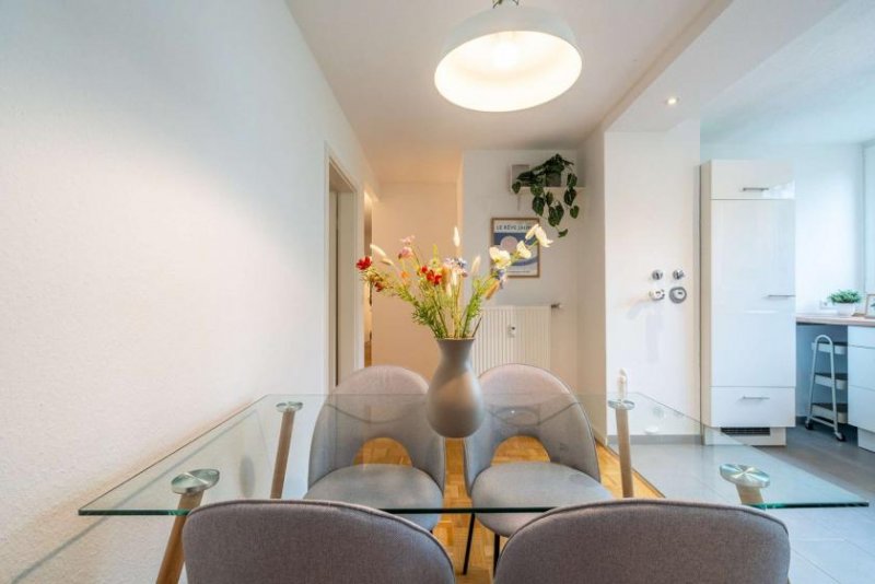 Freiburg im Breisgau 4-ZIMMER-WOHNUNG MIT 2 GARAGENSTELLPLÄTZEN & BALKON IN FREIBURG-LITTENWEILER Wohnung kaufen