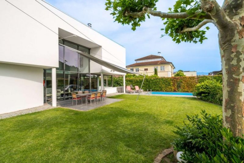 Bad Krozingen LUXURIÖSES EINFAMILIENHAUS MIT EINLIEGERWOHNUNG, GROßEM GARTEN & POOL IN BAD KROZINGEN Haus kaufen