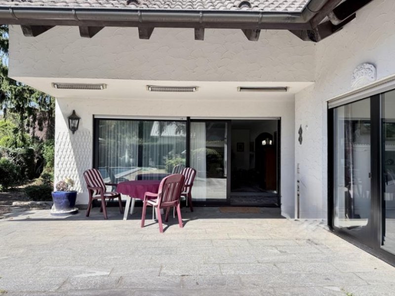 Schallstadt Solides Generationenhaus mit Pool Haus kaufen