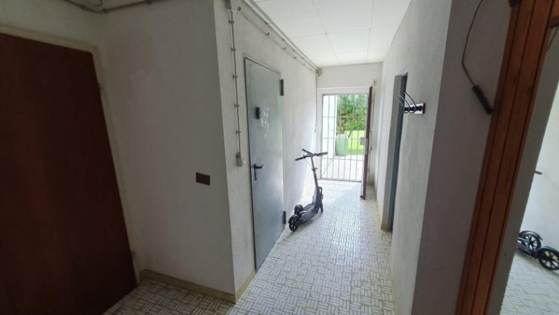 Kandern EFH, 2 Terrassen, 2 Garagen, 825 m² Grundstück Haus kaufen