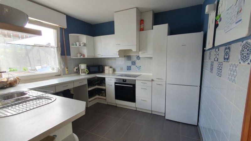 Kandern EFH, 2 Terrassen, 2 Garagen, 825 m² Grundstück Haus kaufen