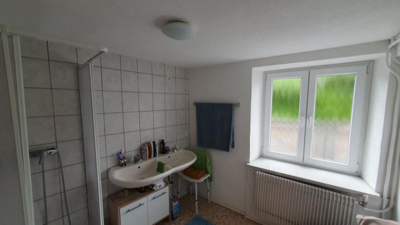 Kandern EFH mit ELW & Nebengebäude zentral in Kandern Haus kaufen