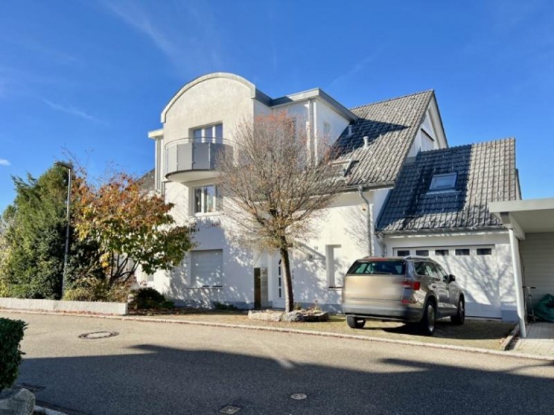 Schopfheim Villa mit 2 Wohneinheiten in bester Lage
-Fassade wird komplett saniert- Haus kaufen