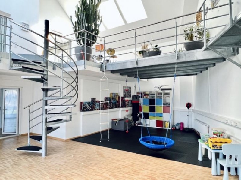 Schopfheim Villa mit 2 Wohneinheiten in bester Lage
-Fassade wird komplett saniert- Haus kaufen