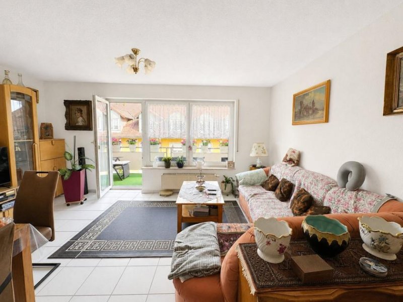 Waldshut-Tiengen Kapitalanleger gesucht: Zentrale 4,5 Zi. EG Whg. mit Balkon ca. 91 m ² zu verkaufen Wohnung kaufen