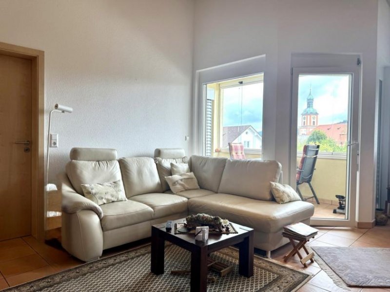 Waldshut-Tiengen Moderne Eleganz trifft auf zentrale Lage - Ihre 2,5-Zimmer-Wohnung mit Stellplatz in Waldshut-Tiengen Wohnung kaufen