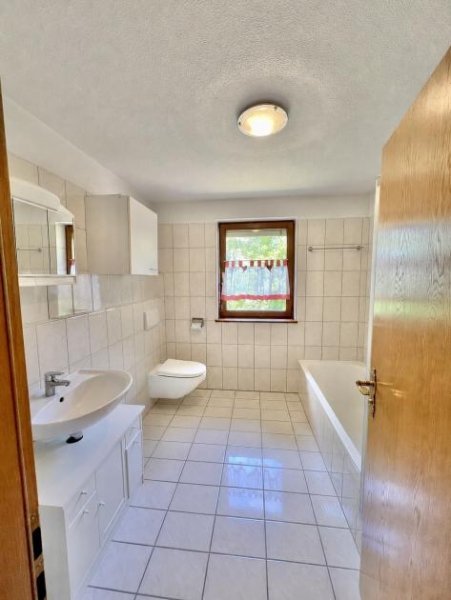 Ühlingen-Birkendorf Attraktives Dreifamilienhaus mit Blick ins Grüne Haus kaufen