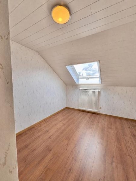 Ühlingen-Birkendorf Ühlingen-Birkendorf - 3 Zimmerwohnung im DG mit Loggia in ruhiger Wohnlage Wohnung kaufen