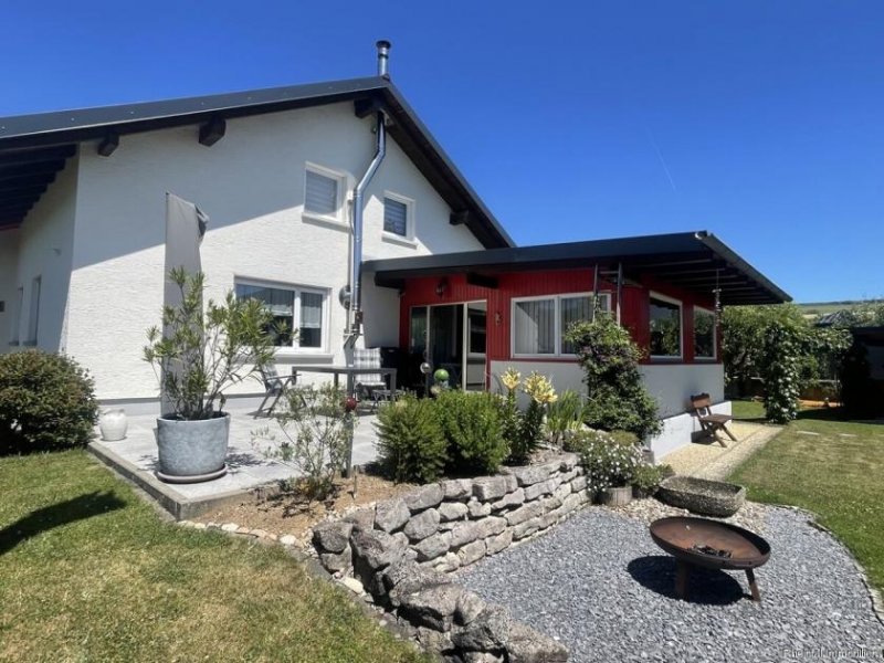 Wutöschingen RESERVIERT - Ein Zuhause zum Ankommen – Exklusives Familienhaus mit Wintergarten & traumhaftem Garten Haus kaufen