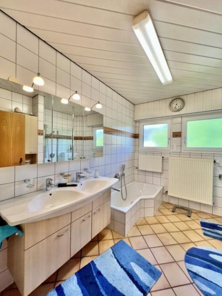 Jestetten Gepflegtes Einfamilienhaus mit schönem Garten in ruhiger Wohnlage Haus kaufen