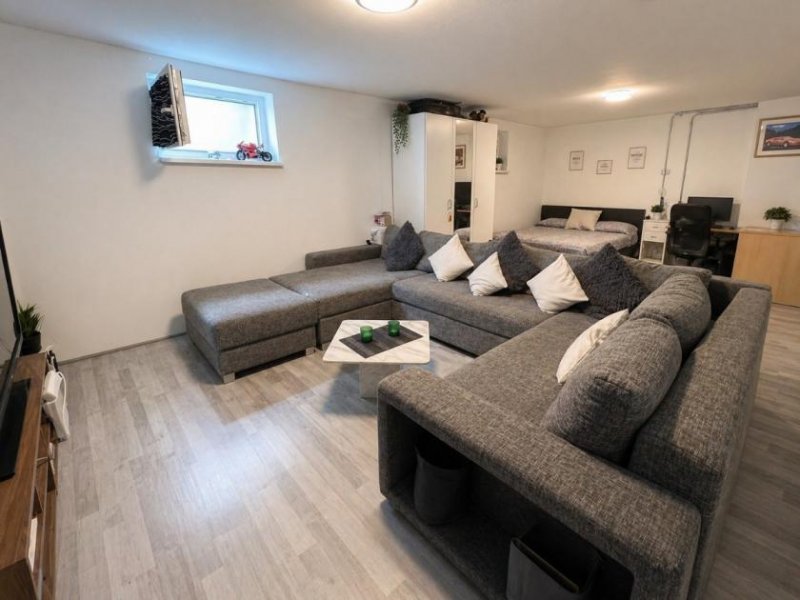 Jestetten Modernes Einfamilienhaus mit zusätzlichem Wohnkeller & großem Traumgrundstück in Jestetten! Haus kaufen
