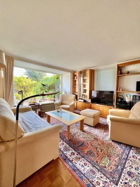 Jestetten Seltenes Angebot: Zentral gelegenes Einfamilienhaus mit attraktivem Grundstück Haus kaufen