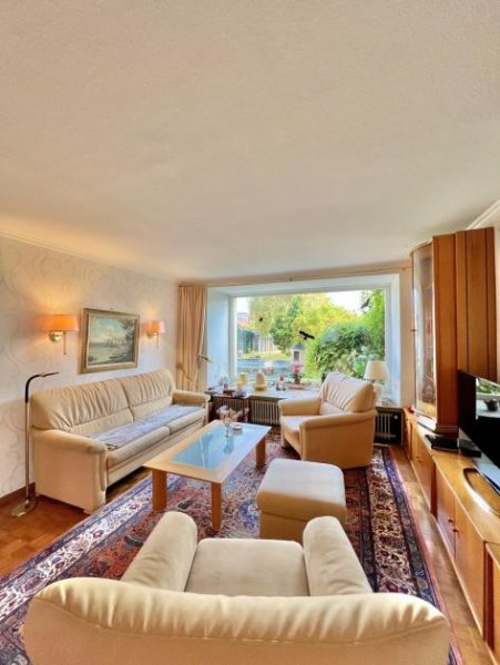 Jestetten Seltenes Angebot: Zentral gelegenes Einfamilienhaus mit attraktivem Grundstück Haus kaufen