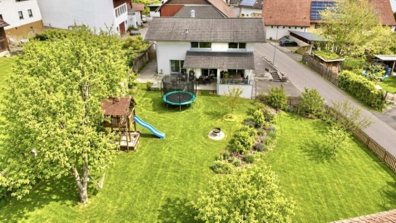 Hohentengen am Hochrhein Attraktives Einfamilienhaus mit großzügigem Garten im Grünen Haus kaufen