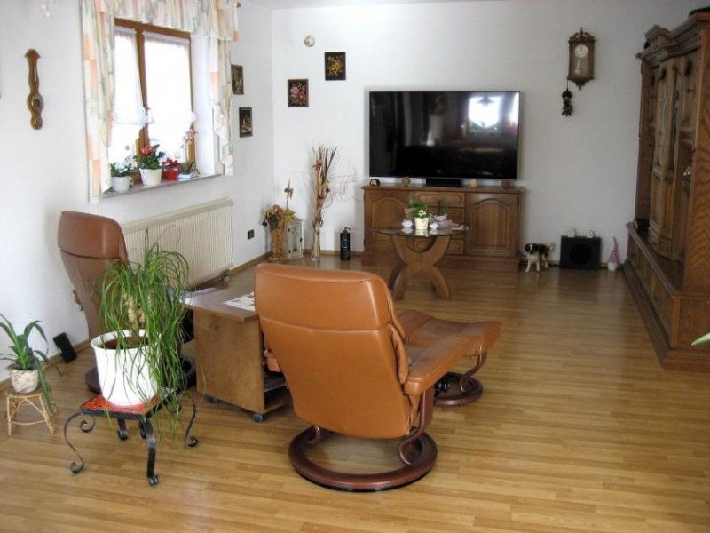 Eggingen Stilvolles Einfamilienhaus mit Photovoltaik, Garage und großem Grundstück in Eggingen Haus kaufen