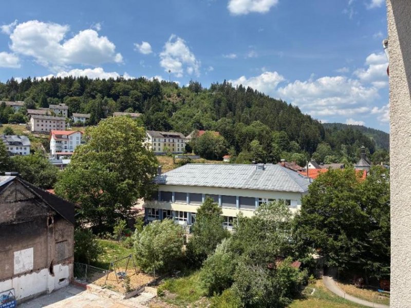 St. Blasien 1-Zimmer-Appartement mit Südwest-Balkon und schönem Ausblick – 32 m² im 4. Obergeschoss von St. Blasien Wohnung kaufen