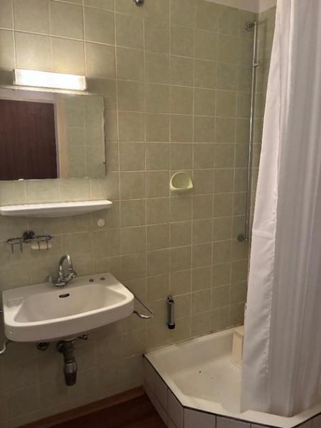 St. Blasien Klein, zentral und mit Potenzial – 1-Zimmer-Appartement mit Balkon in St. Blasien Wohnung kaufen